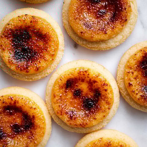 A close up of a crème brûlée cookie.