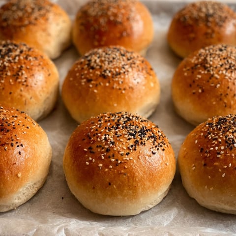 Bread with seeds on it.